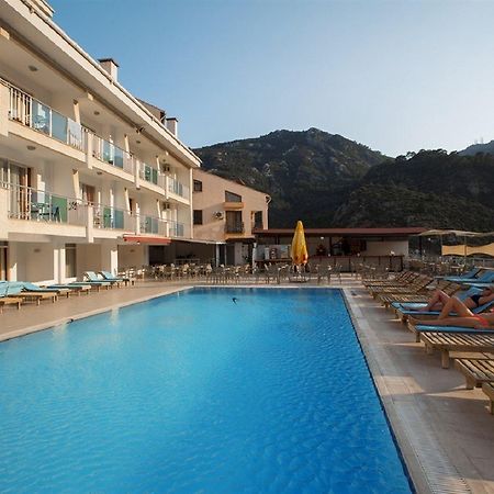 Meric Hotel Turunç Esterno foto